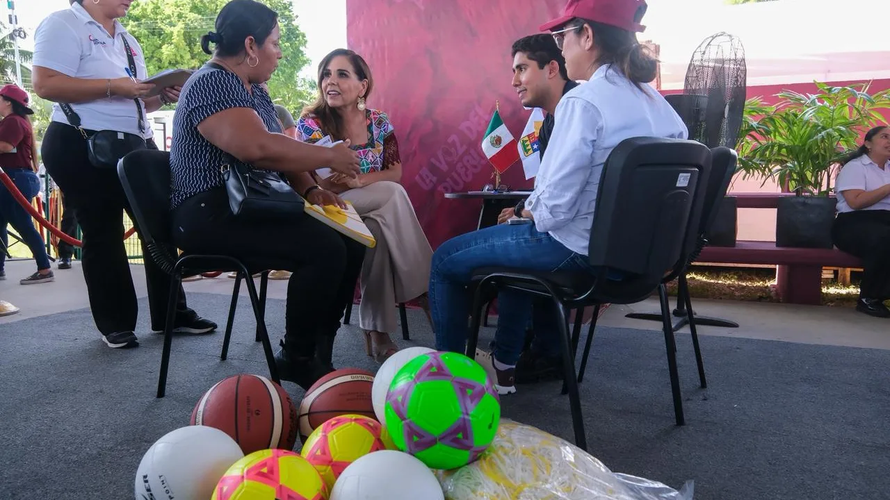 Mara Lezama atiende a más de 800 personas en audiencia pública “La Voz del Pueblo” en Huay-Pix Mara Lezama atiende a más de 800 personas en audiencia pública “La Voz del Pueblo” en Huay-Pix