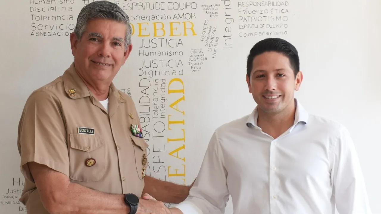 Renán Sánchez fortalece la coordinación con la Marina por la seguridad de Cozumel