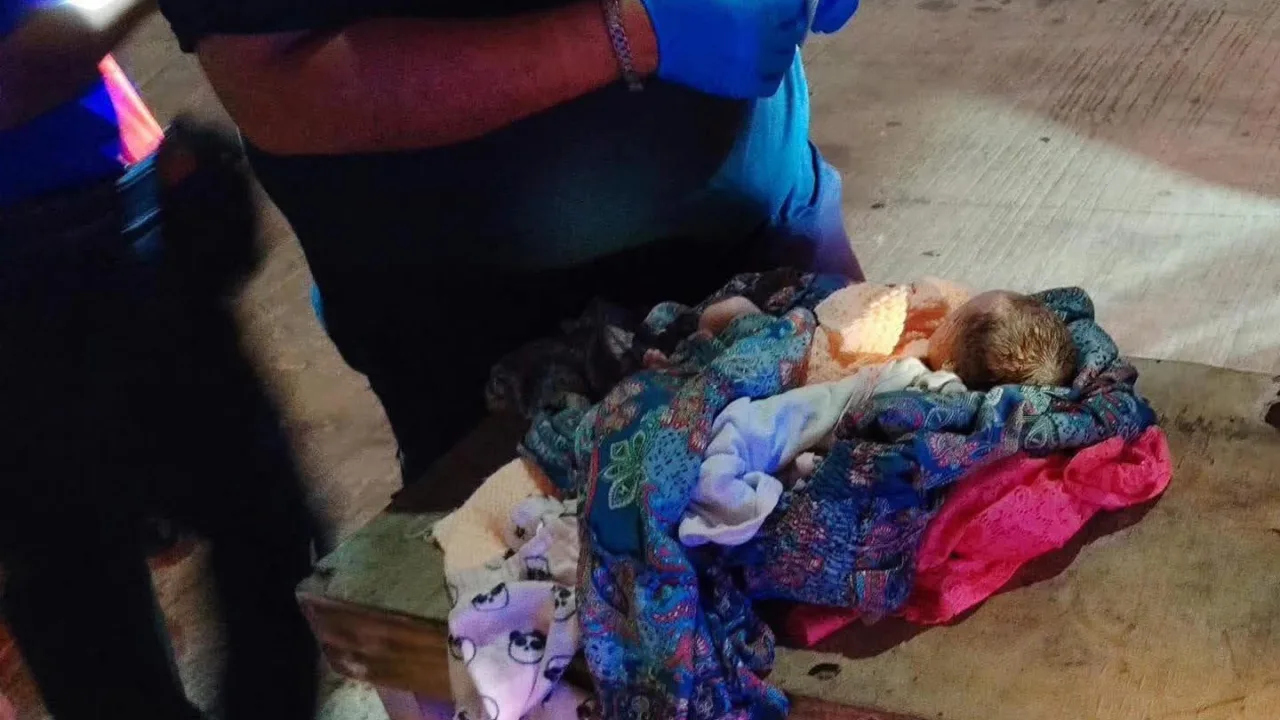 Bebé abandonado en Cancún recibe atencion y queda bajo resguardo del DIF