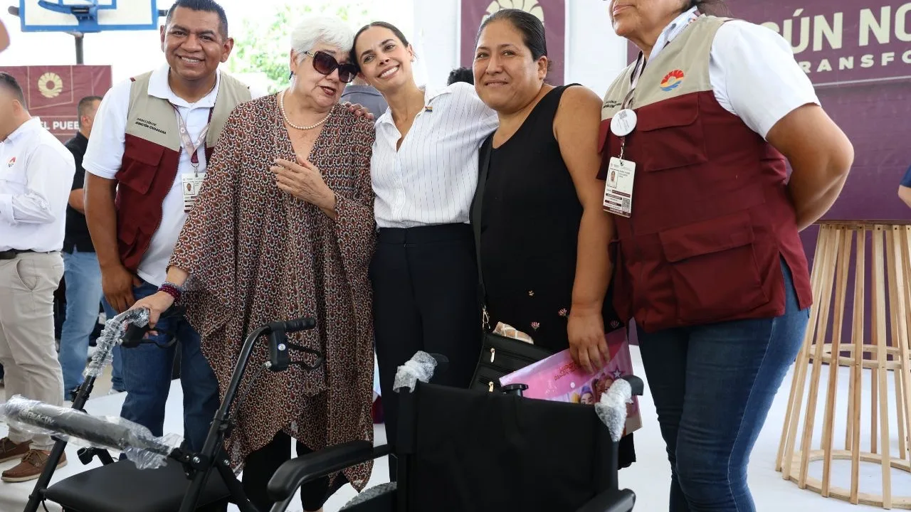 Encabeza Ana Paty Peralta jornada de atención ciudadana y entrega de apoyos funcionales en Cancún