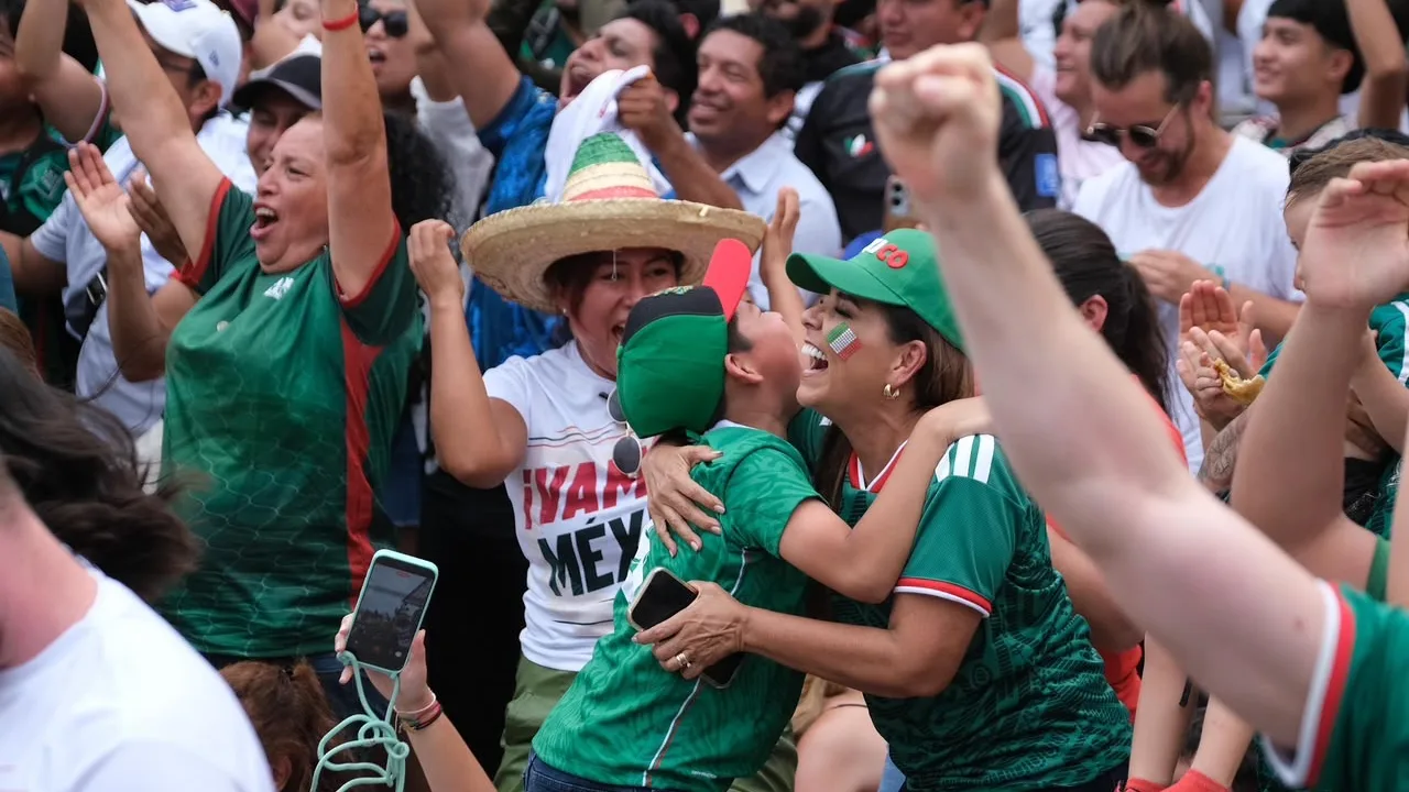 Mara Lezama disfrutó del Mundial junto a la afición en Malecón Tajamar de Cancún