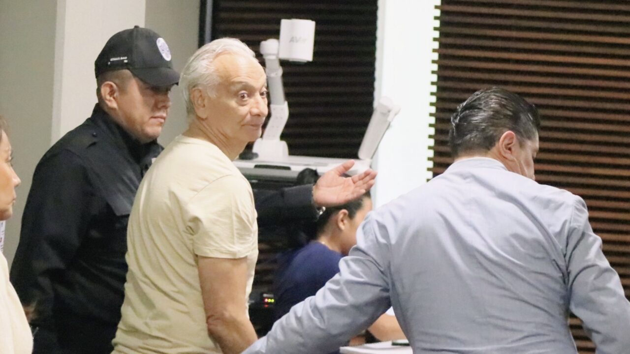 Exdirector de Pémex llevará su proceso en libertad