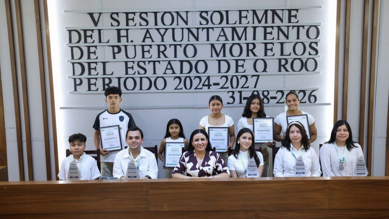 Entregan Medalla al Mérito Juvenil 2026 en Puerto Morelos