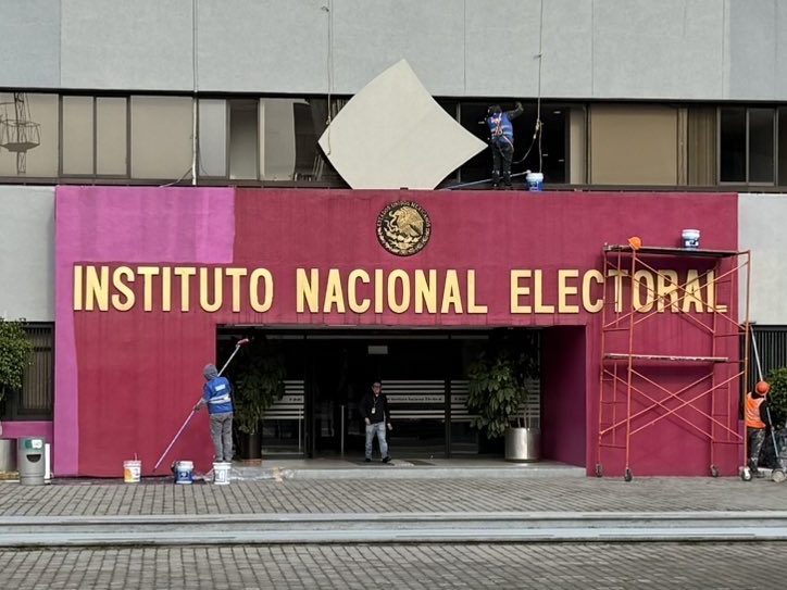 El INE, vigilante hasta del sarcasmo