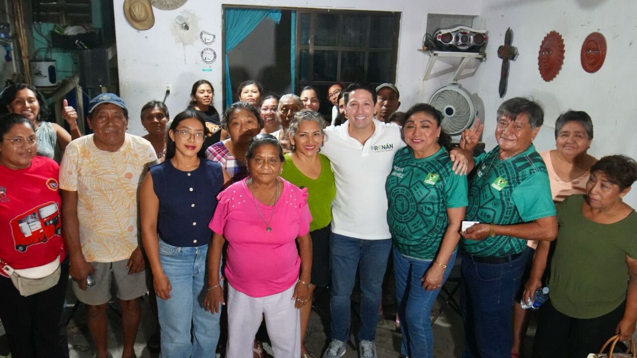 Servicios públicos, salud, seguridad y espacios comunes, plantean habitantes de Cozumel al diputado Renán Sánchez Tajonar