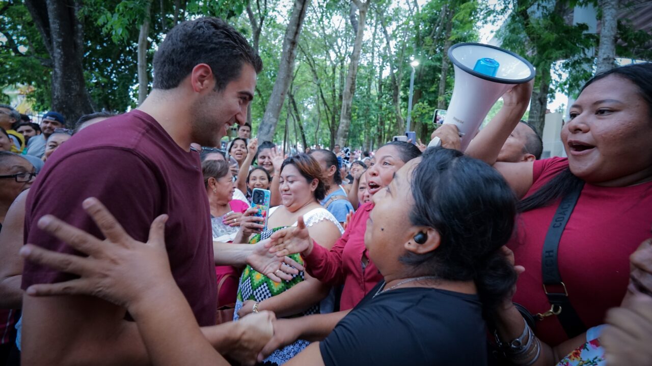 En Playa del Carmen refrendan respaldo a Gino Segura; llama a concluir proceso en unidad
