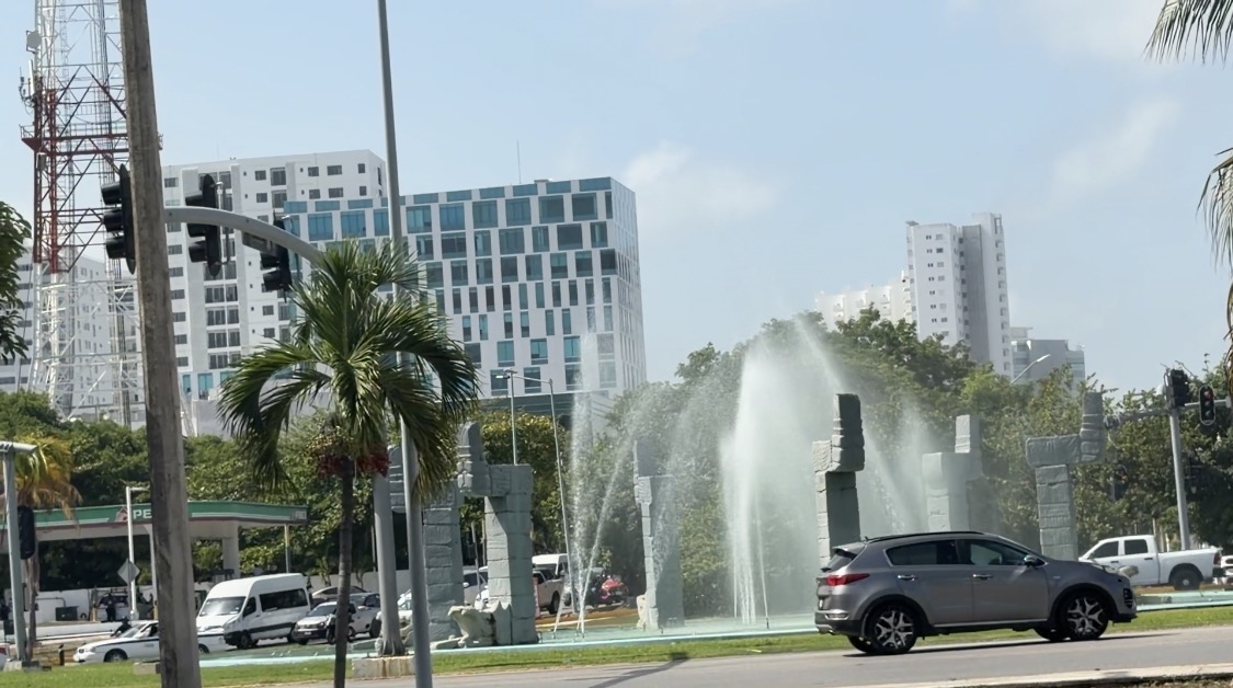 Gobierno de Benito Juárez implementa el programa “Cancún Fluye” para la sincronización de 178 semáforos en seis zonas de Cancún