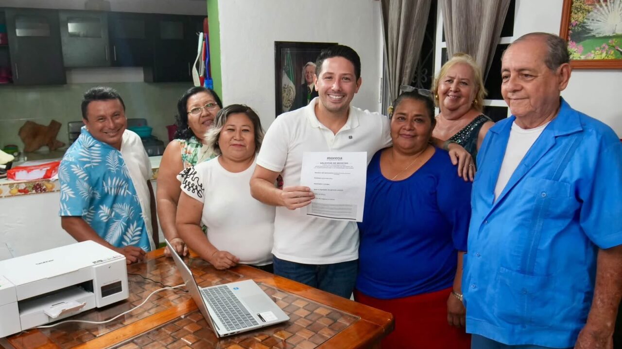 Renán Sánchez Tajonar se registra en el proceso de Morena para la Coordinación Municipal en Cozumel